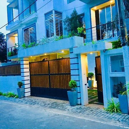 8Plus汽车旅馆 尼甘布 外观 照片