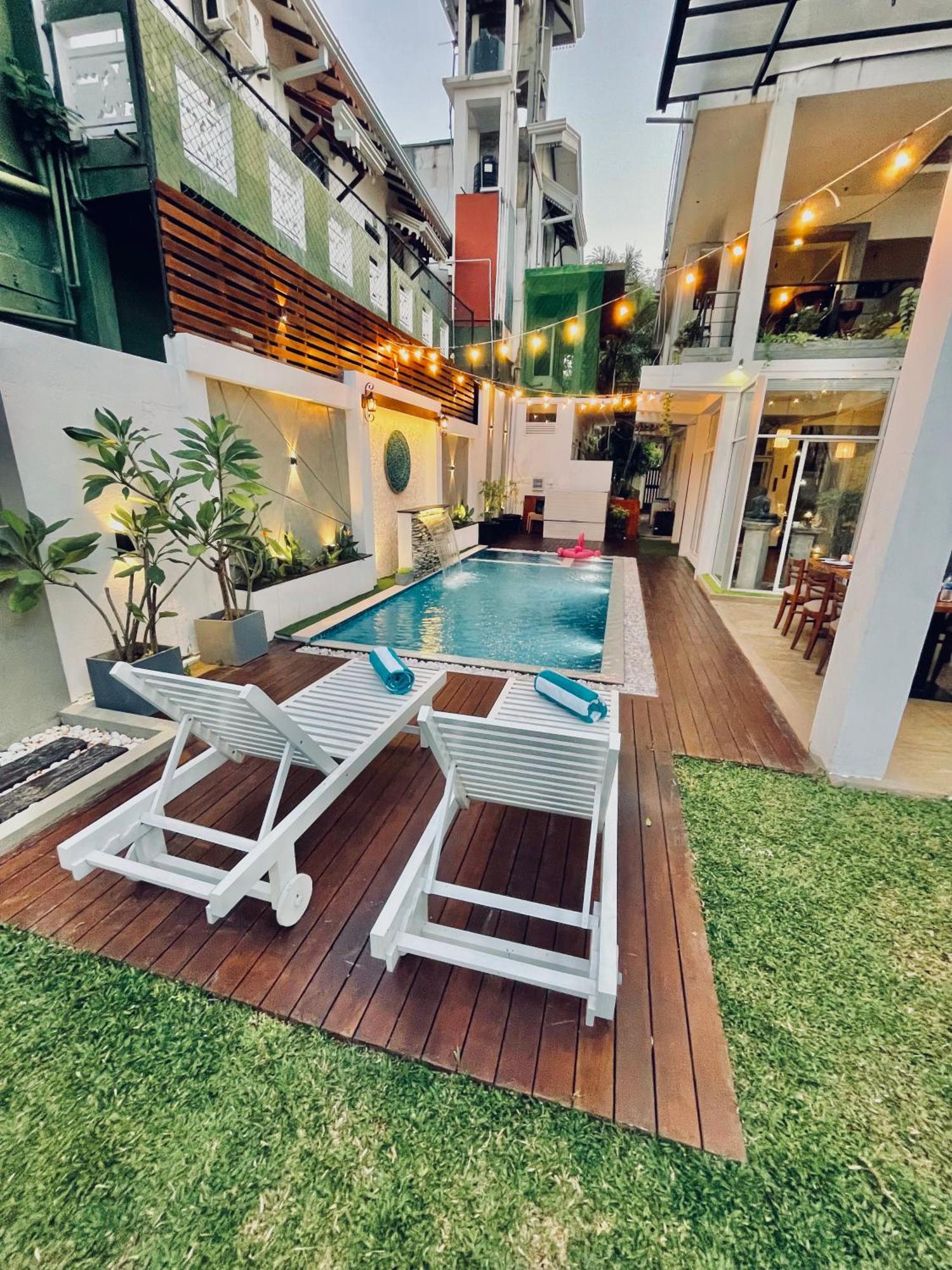 8Plus汽车旅馆 尼甘布 外观 照片